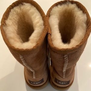 UGG girls boots size 2